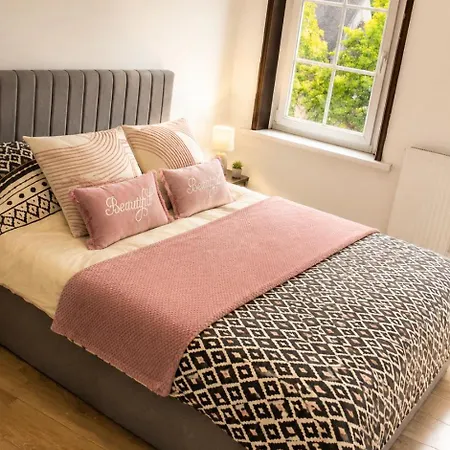 Maison Sur Quatre Etages En Plein Centre Lejlighed
