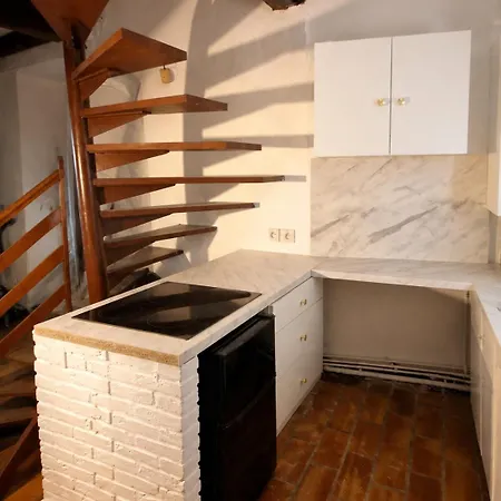 Maison Sur Quatre Etages En Plein Centre