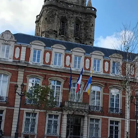 Maison Sur Quatre Etages En Plein Centre Lejlighed