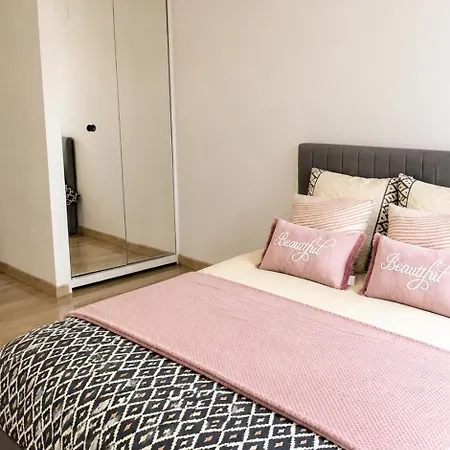 Maison Sur Quatre Etages En Plein Centre *