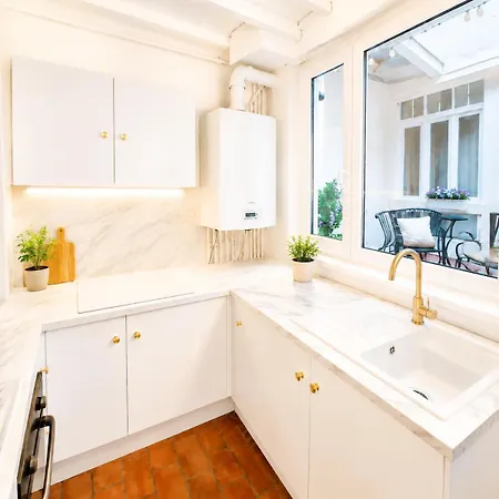 Maison Sur Quatre Etages En Plein Centre Lejlighed *