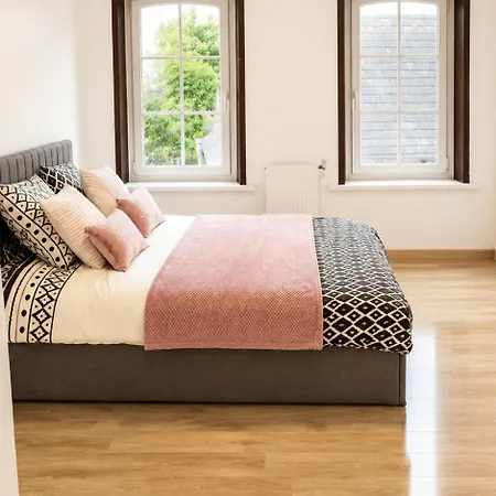 Lejlighed Maison Sur Quatre Etages En Plein Centre